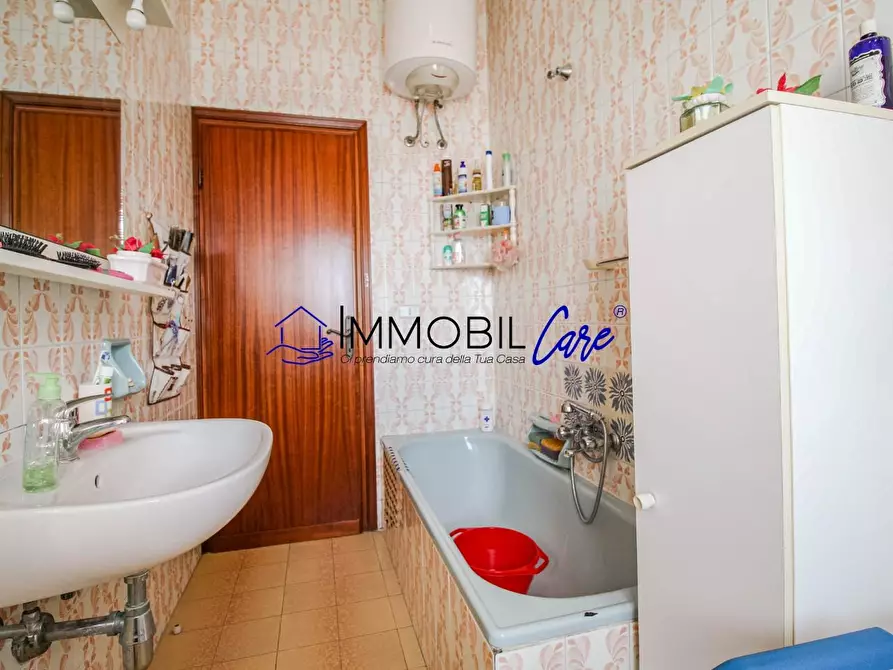 Immagine 21 di Appartamento in vendita  a Livorno