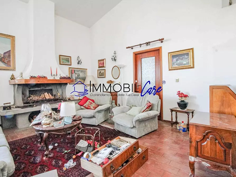 Immagine 11 di Appartamento in vendita  a Livorno