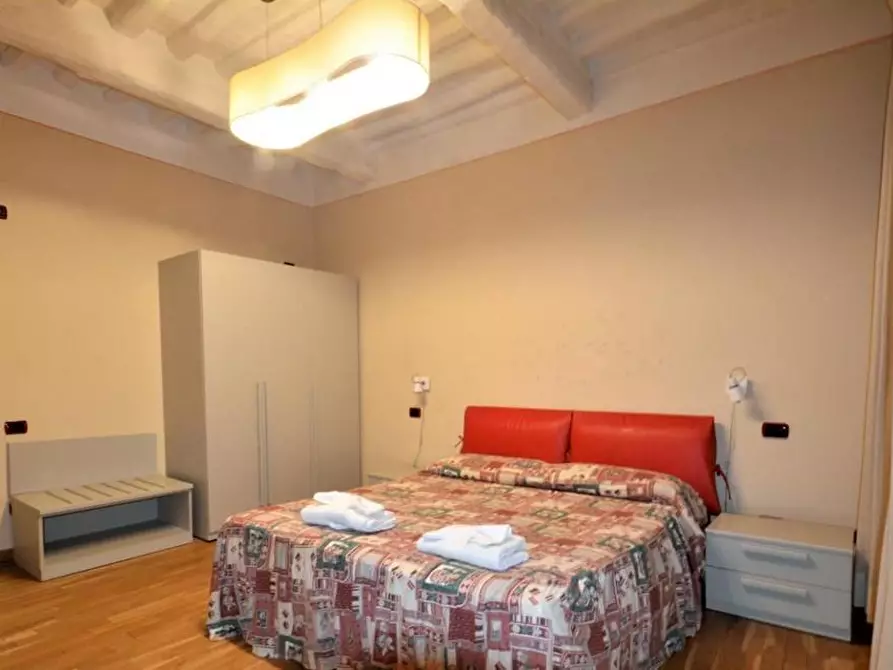 Immagine 5 di Appartamento in vendita  a Lucca