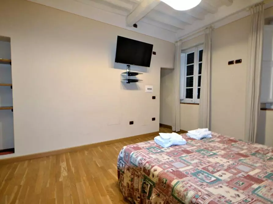 Immagine 7 di Appartamento in vendita  a Lucca