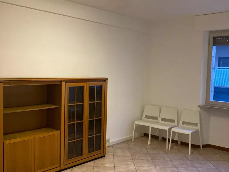 Immagine 5 di Ufficio in affitto  a Pontedera