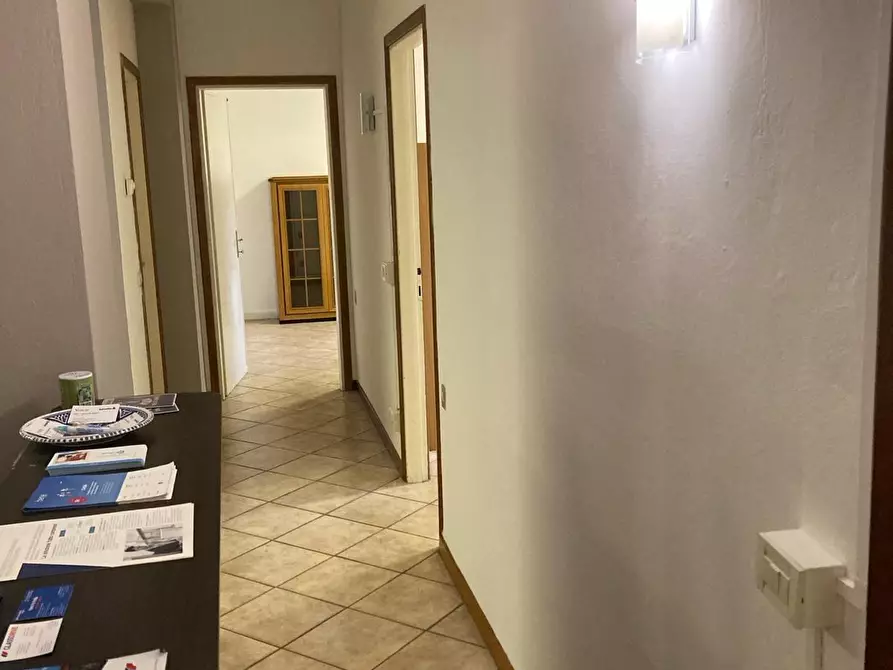 Immagine 4 di Ufficio in affitto  a Pontedera