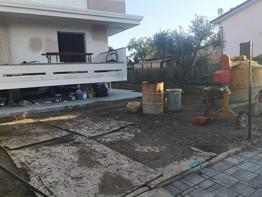 Immagine 6 di Casa quadrifamiliare in vendita  a Massa