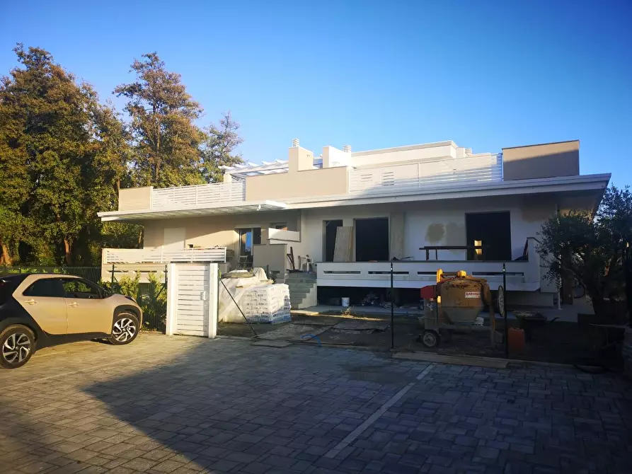 Immagine 8 di Casa quadrifamiliare in vendita  a Massa