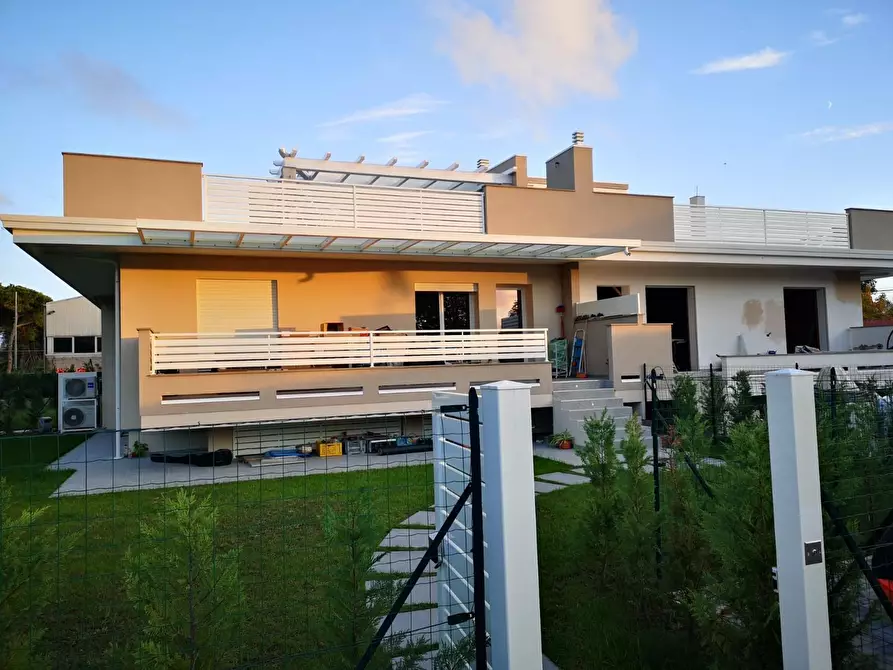 Immagine 5 di Casa quadrifamiliare in vendita  a Massa