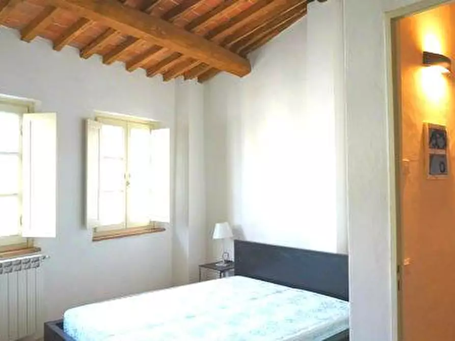 Immagine 8 di Appartamento in affitto  a Lucca