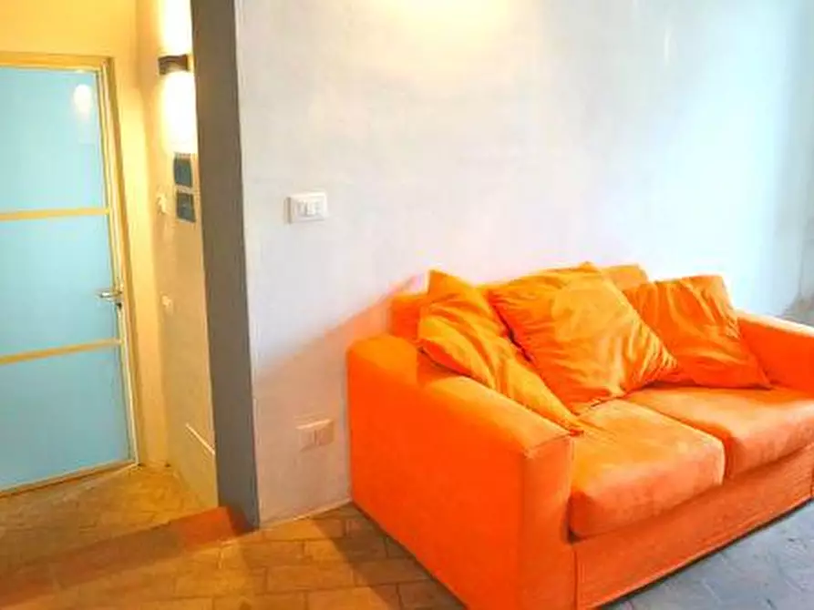 Immagine 2 di Appartamento in affitto  a Lucca