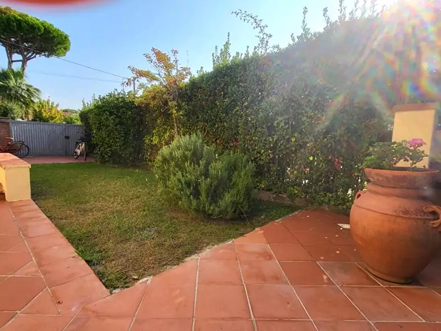 Immagine 3 di Casa bifamiliare in vendita  a Forte Dei Marmi