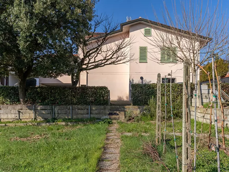 Immagine 1 di Villa in vendita  a Cerreto Guidi