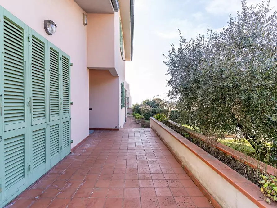 Immagine 8 di Villa in vendita  a Cerreto Guidi