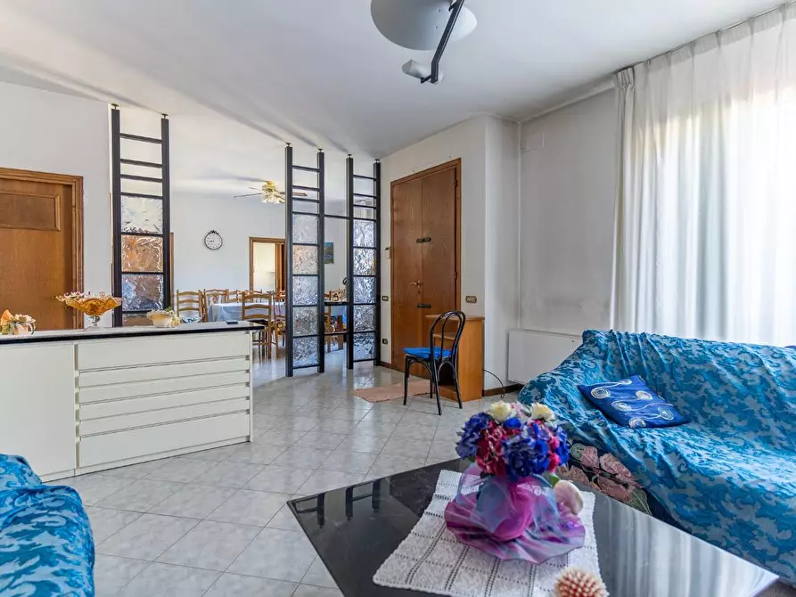 Immagine 15 di Villa in vendita  a Cerreto Guidi