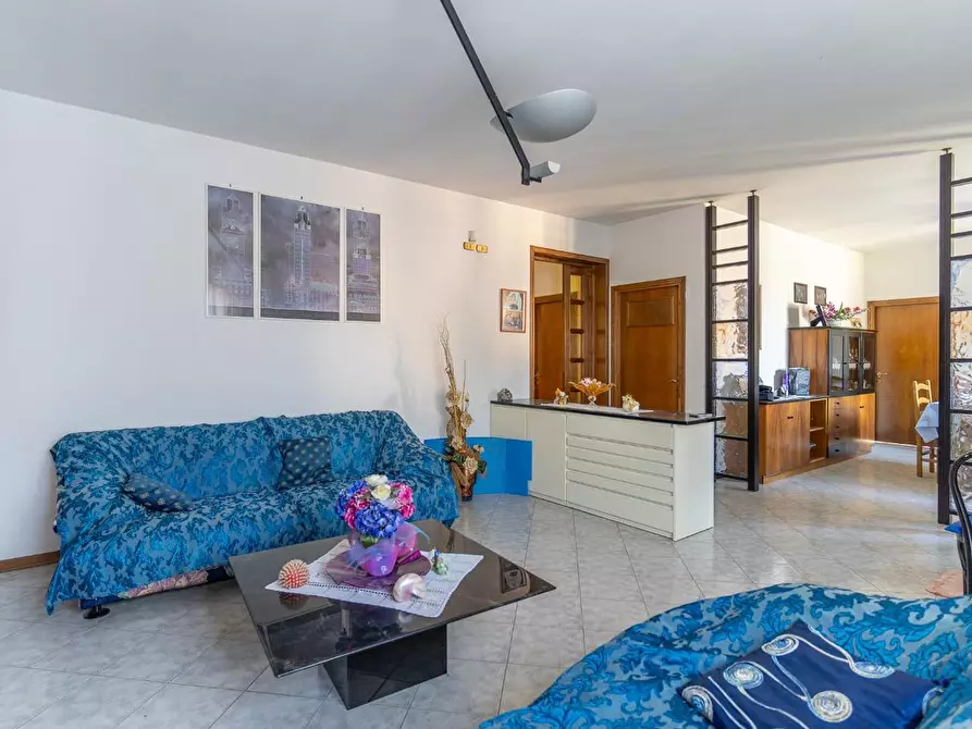 Immagine 13 di Villa in vendita  a Cerreto Guidi