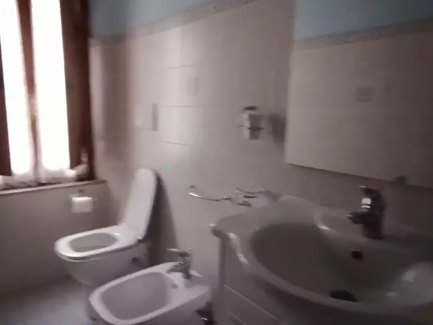 Immagine 10 di Appartamento in vendita  a Semproniano