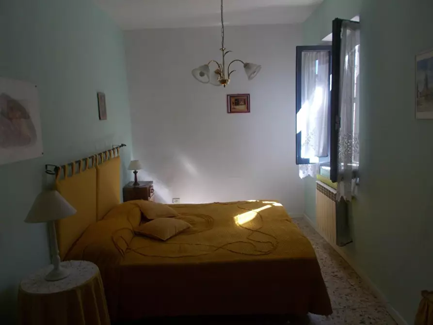 Immagine 4 di Appartamento in vendita  a Semproniano