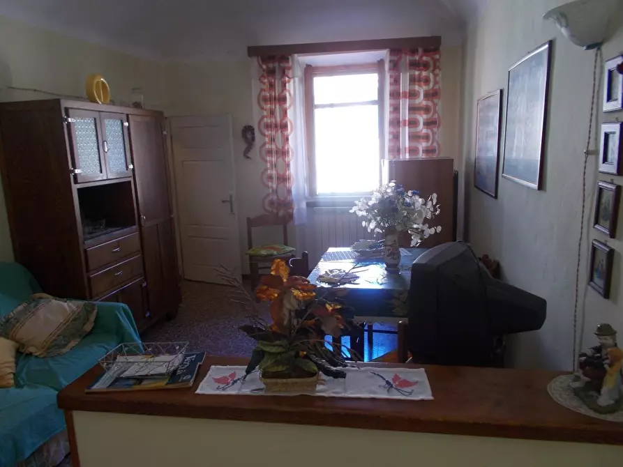 Immagine 2 di Appartamento in vendita  a Semproniano