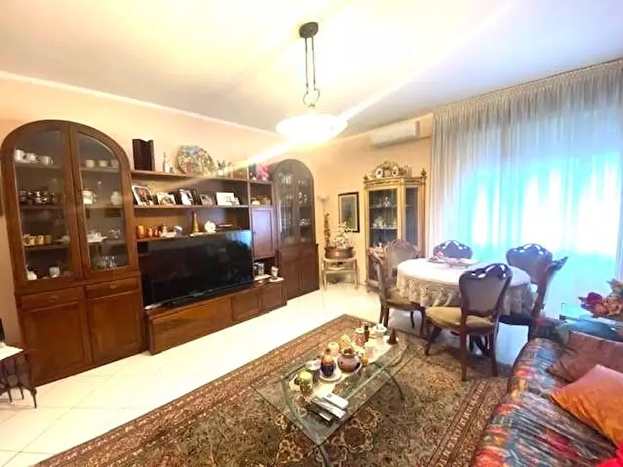 Immagine 2 di Appartamento in vendita  a Cascina