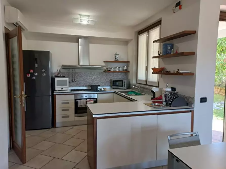 Immagine 7 di Casa indipendente in vendita  a Ortonovo