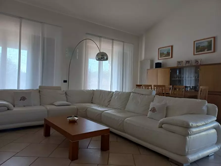 Immagine 5 di Casa indipendente in vendita  a Ortonovo