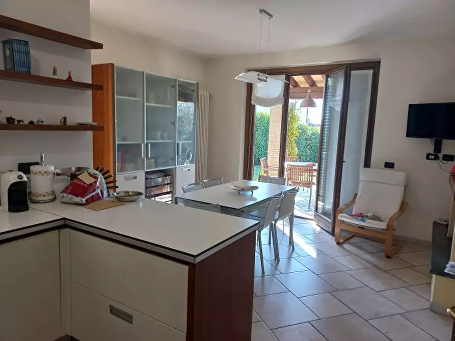 Immagine 8 di Casa indipendente in vendita  a Ortonovo