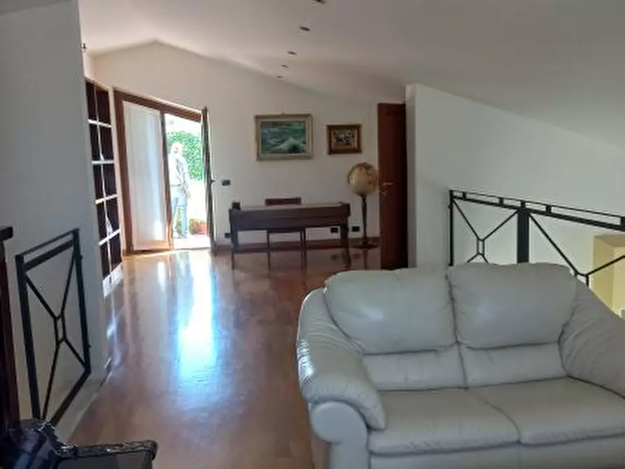 Immagine 12 di Casa indipendente in vendita  a Ortonovo