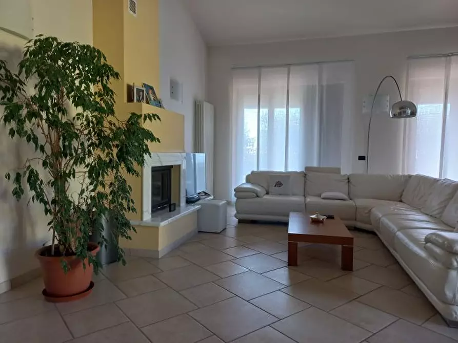 Immagine 4 di Casa indipendente in vendita  a Ortonovo