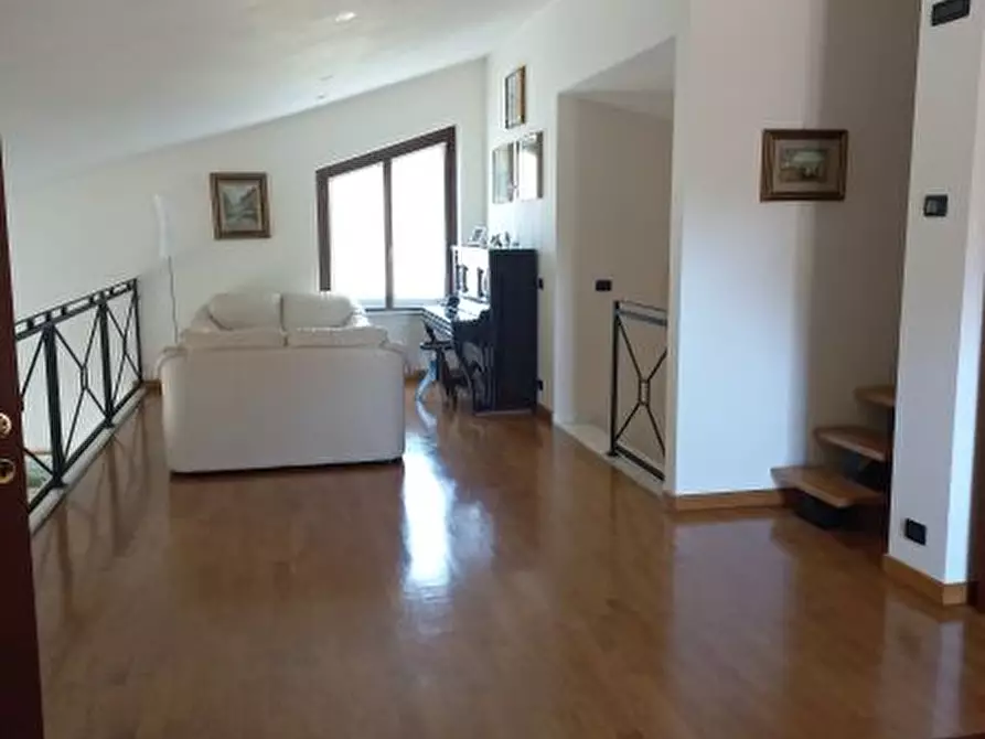 Immagine 16 di Casa indipendente in vendita  a Ortonovo