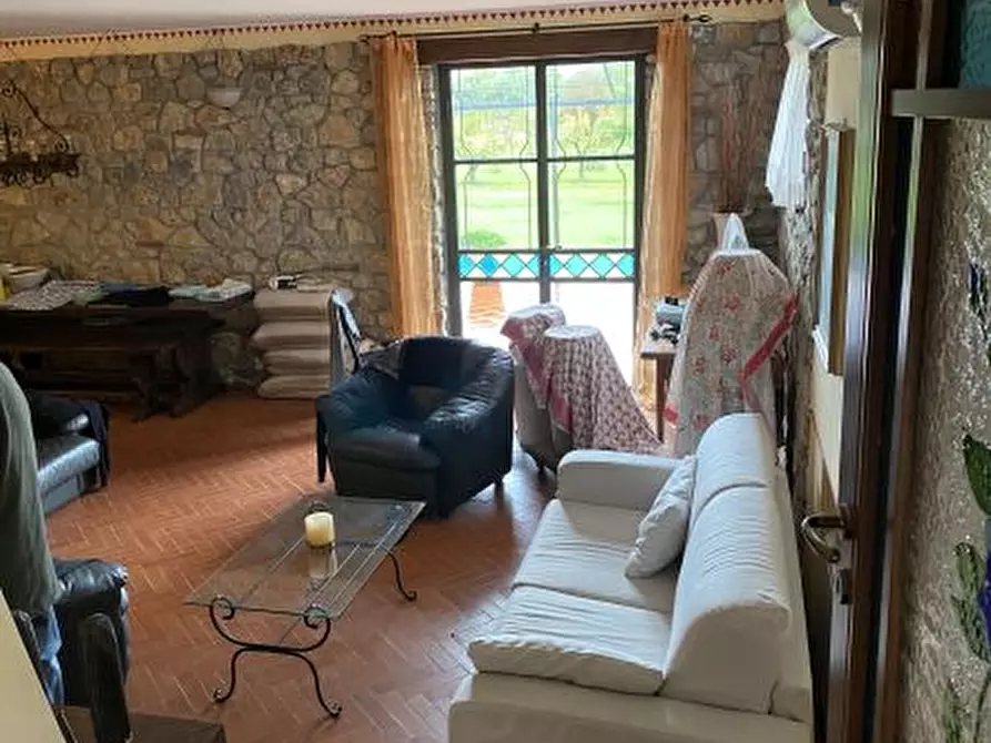 Immagine 9 di Casa indipendente in vendita  a Sarzana