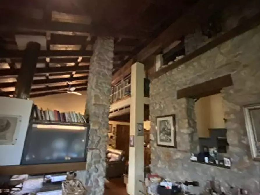 Immagine 13 di Casa indipendente in vendita  a Sarzana