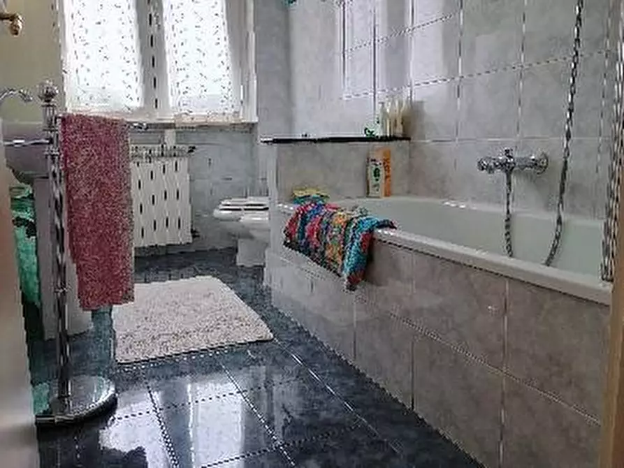 Immagine 10 di Appartamento in vendita  a Viareggio