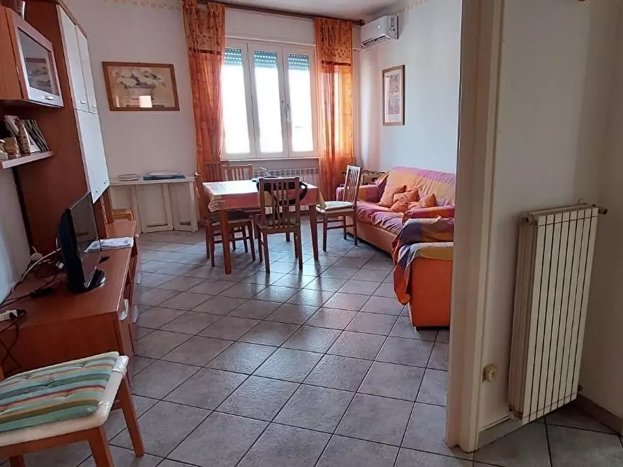 Immagine 4 di Appartamento in vendita  a Viareggio