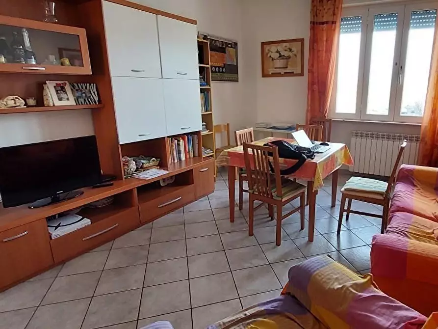 Immagine 11 di Appartamento in vendita  a Viareggio