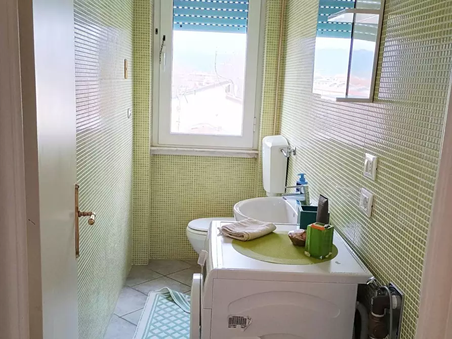 Immagine 18 di Appartamento in vendita  a Viareggio