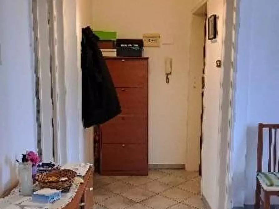 Immagine 2 di Appartamento in vendita  a Viareggio