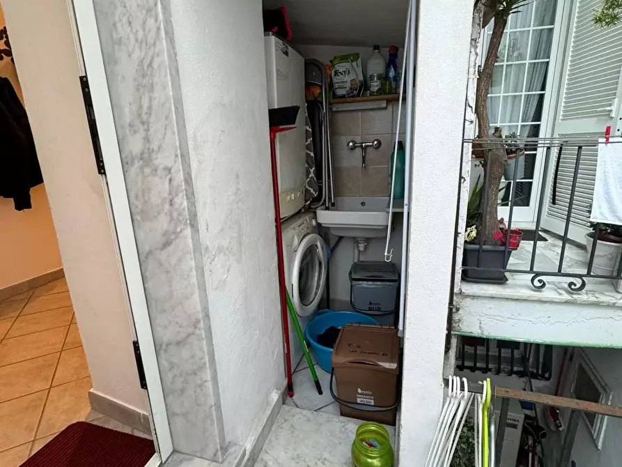 Immagine 4 di Appartamento in vendita  a Massa