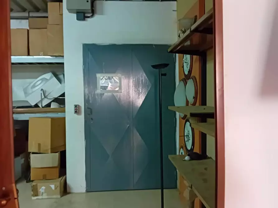 Immagine 3 di Magazzino in affitto  a Empoli