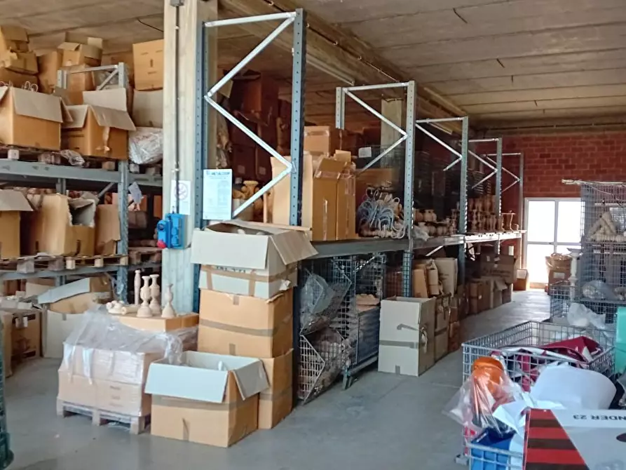 Immagine 4 di Magazzino in affitto  a Empoli