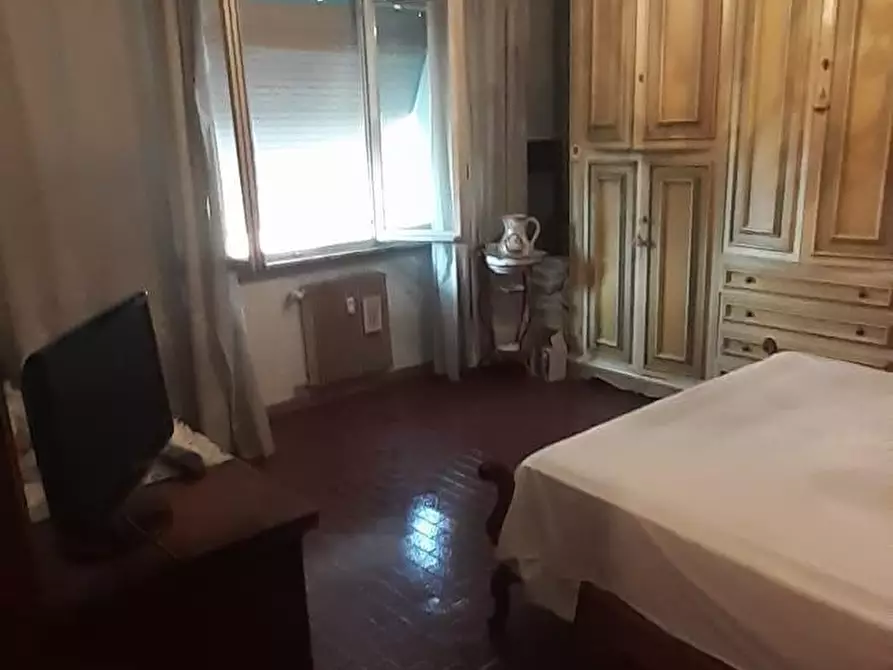 Immagine 11 di Appartamento in vendita  a Carrara