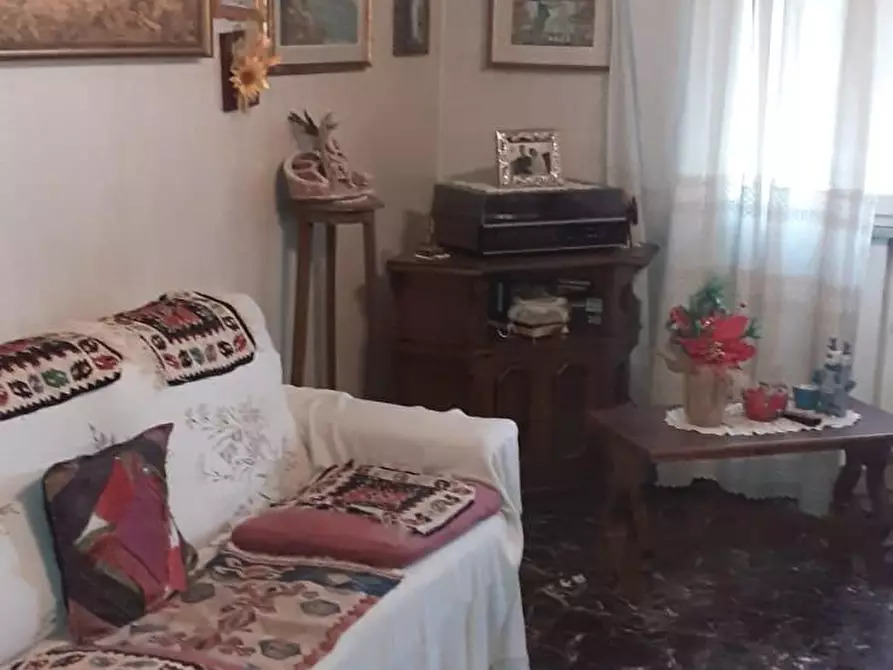 Immagine 3 di Appartamento in vendita  a Carrara