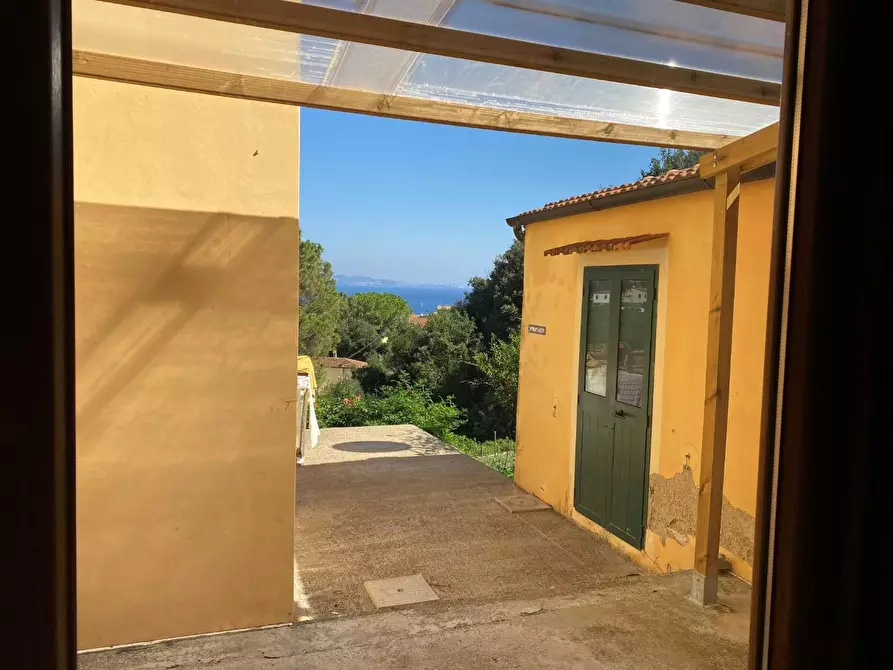 Immagine 2 di Appartamento in vendita  a Rio Marina