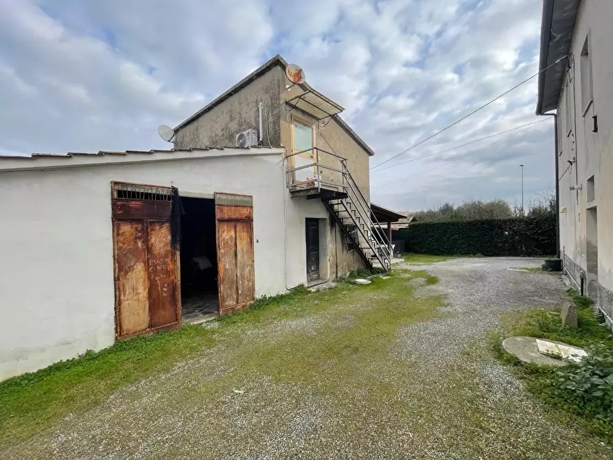 Immagine 11 di Porzione di casa in vendita  a Crespina Lorenzana