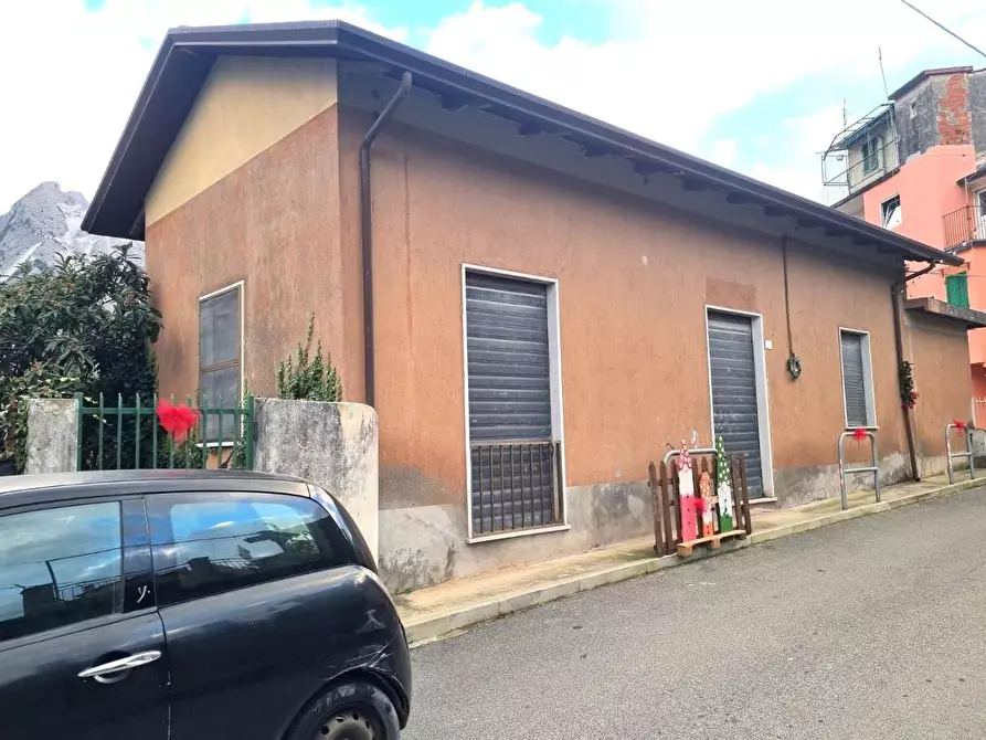 Immagine 7 di Casa indipendente in vendita  a Carrara