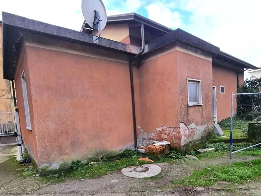 Immagine 3 di Casa indipendente in vendita  a Carrara