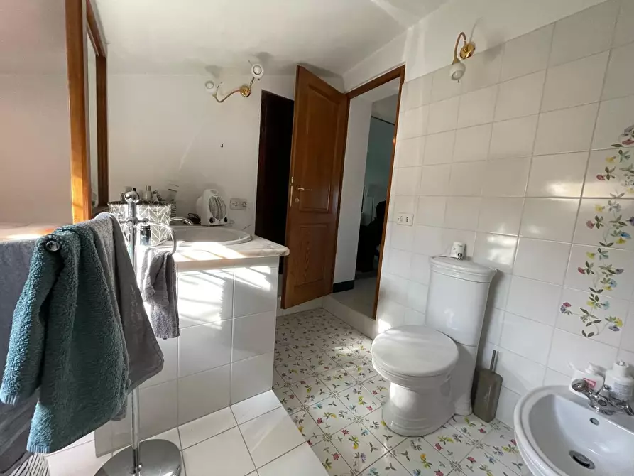 Immagine 13 di Appartamento in vendita  a Siena