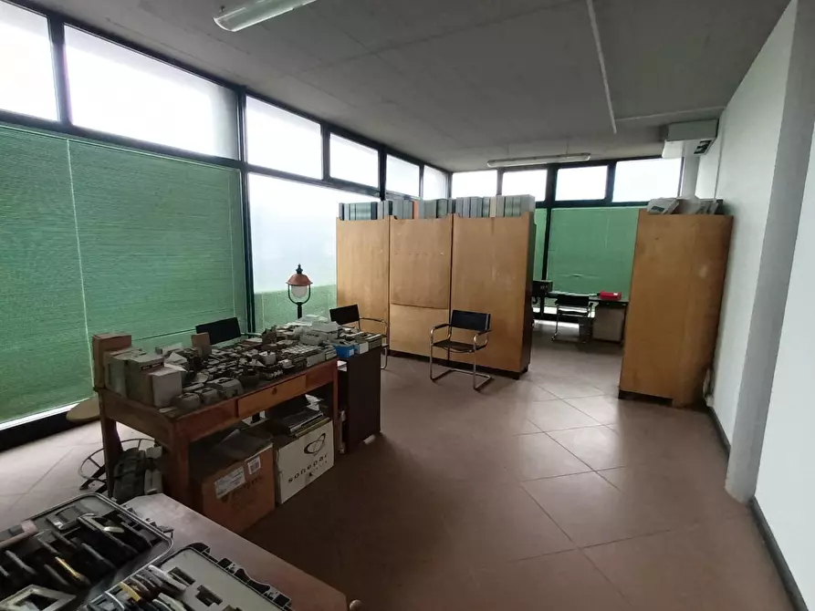 Immagine 25 di Attività artigianale in vendita  a Lucca