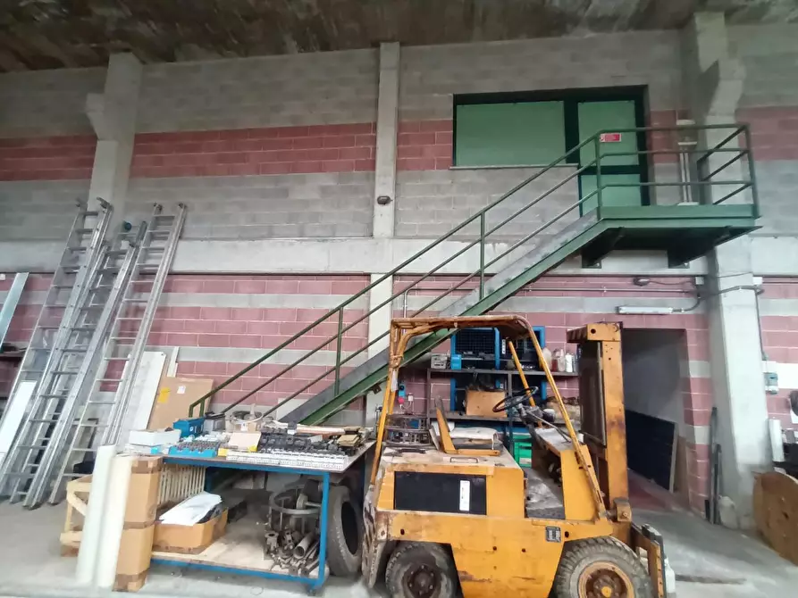 Immagine 20 di Attività artigianale in vendita  a Lucca