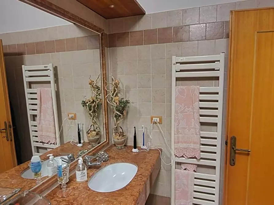 Immagine 12 di Porzione di casa in vendita  a Crespina Lorenzana