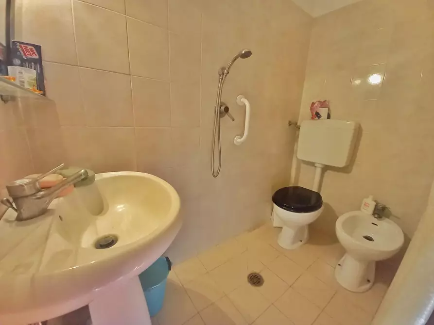 Immagine 37 di Appartamento in vendita  a Castelfiorentino