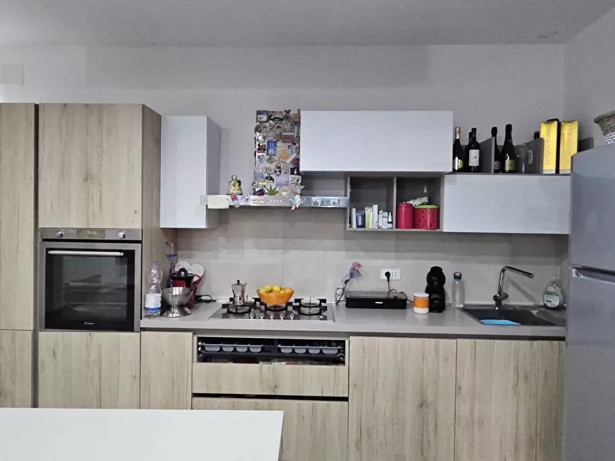 Immagine 16 di Appartamento in vendita  a Carrara