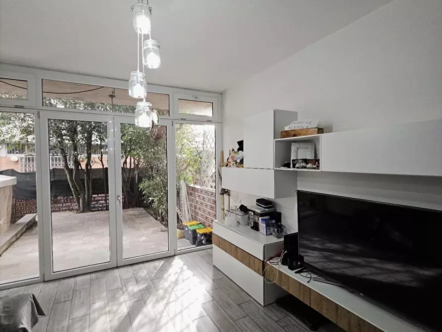 Immagine 4 di Appartamento in vendita  a Carrara