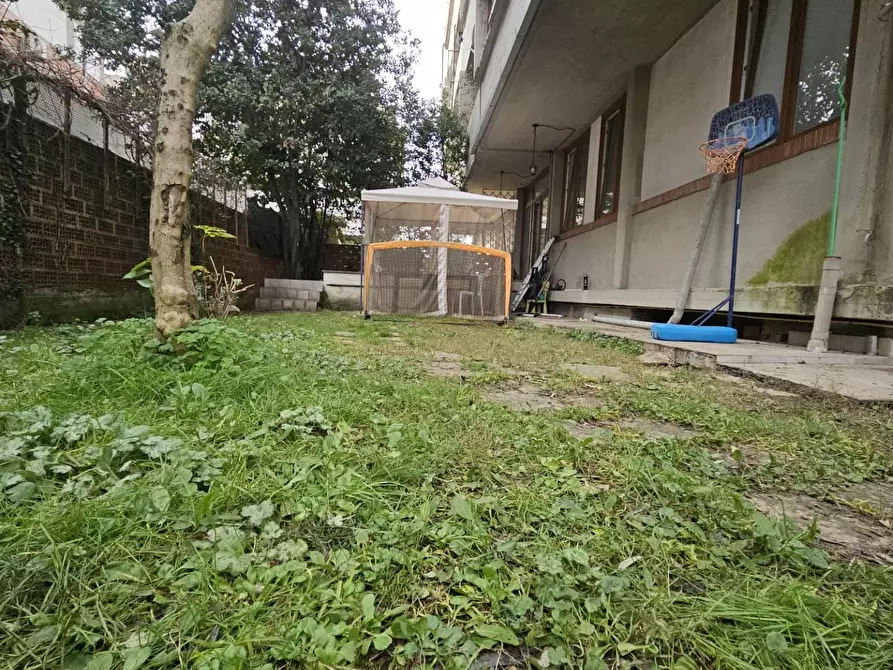 Immagine 10 di Appartamento in vendita  a Carrara